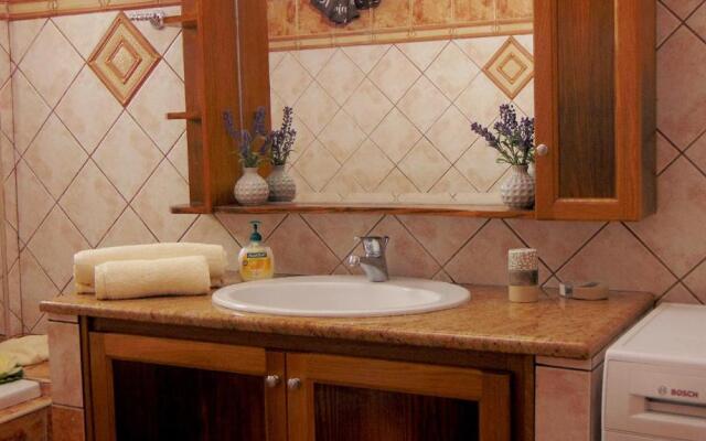 Summer Village House Popi