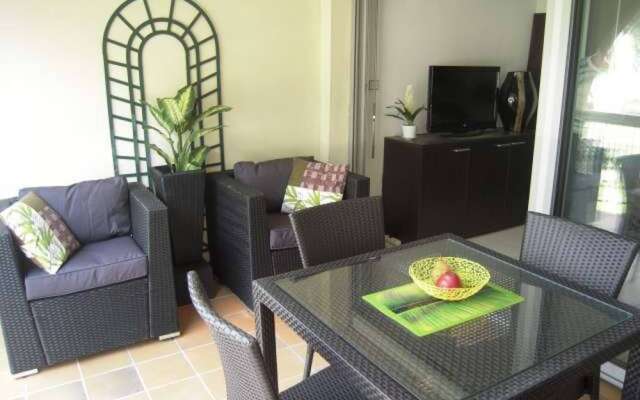 "le Byblos" -beau Studio/cabine En Front De Mer-