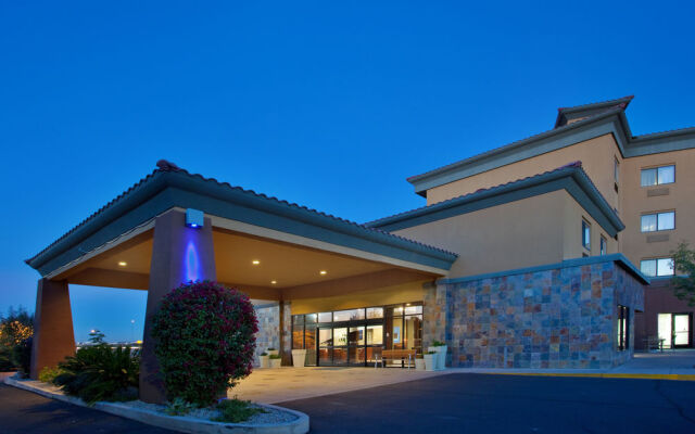 Holiday Inn Express & Suites Phoenix/Chandler (Ahwatukee)