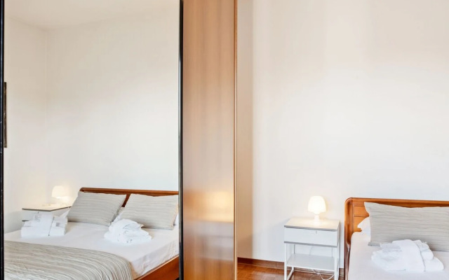 San Carlo Luminous Apartment