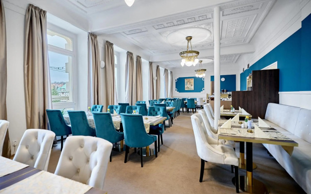 Hotel Maxim