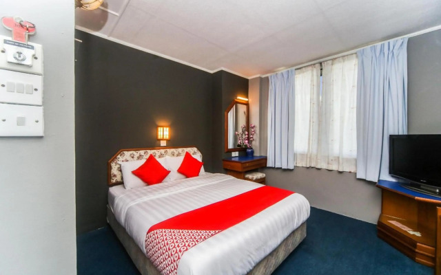 OYO 1026 Hotel Lutana