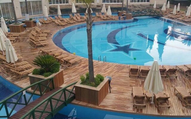 Курорт Meder Resort Hotel