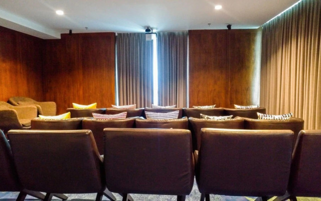 Spacious Elegant 3br Veranda Residence @ Puri Apartment