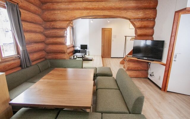 UCHI North Log Cabin