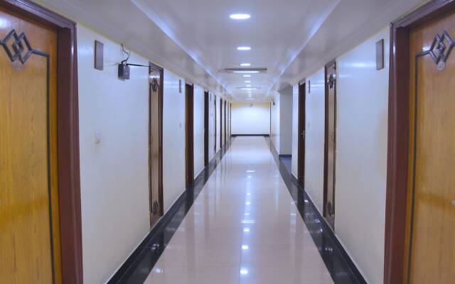 Hotel Rajhans International
