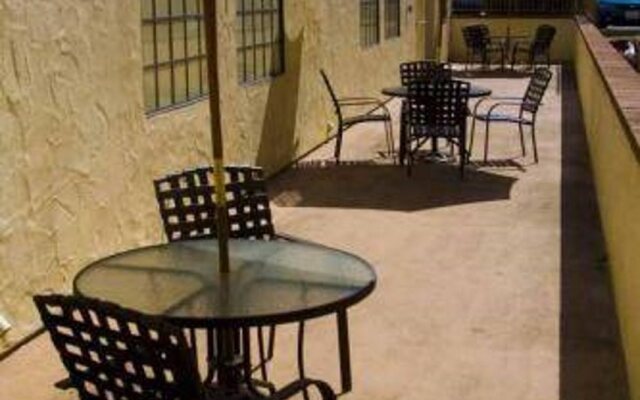 Old Town Western Inn & Suites