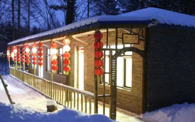 Changbai Mountain Forest Park Baiwei Guosongcun Farm House