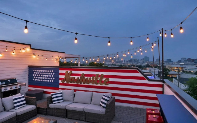 Rooftop Deck Shuffleboard BBQ Near Downtown