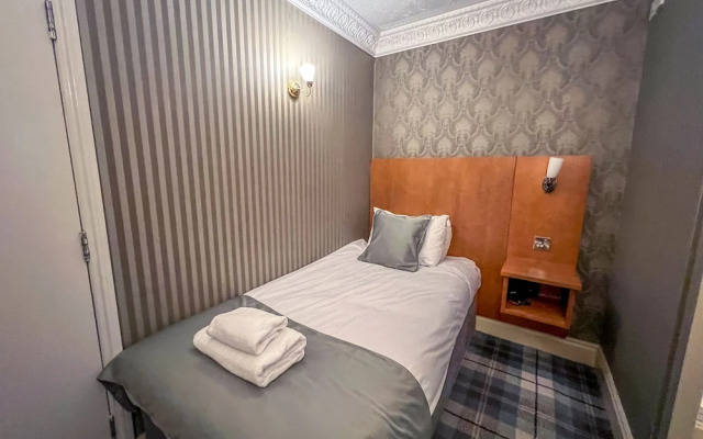 The Quayside Hotel and Bar