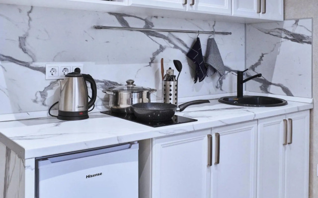 Апартаменты на проспекте Героев Отечества 4