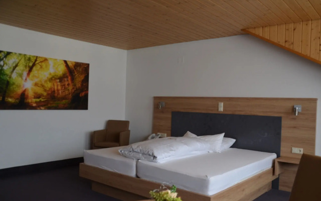 TIPTOP Hotel Hirt