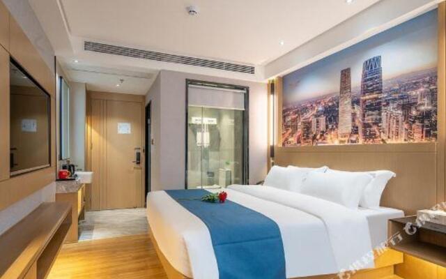 Q+ Bailing Ejia Business Hotel (Shanghai International Tourism Resort)