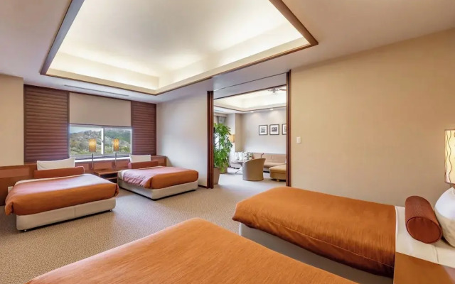 Spa Resort Hawaiians Monolith Tower