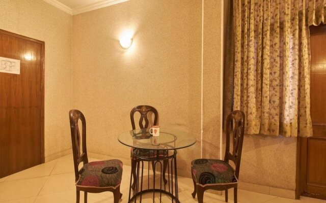 OYO 8535 Hotel Mayarch