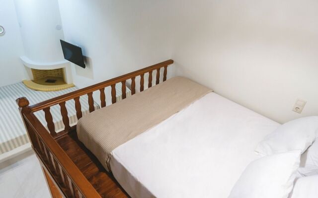 Aesthisis Sensational Accommodation