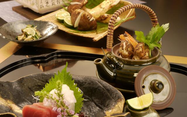 Momijiya Honkan Takao Sansou Ryokan