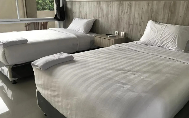 Louise Place by Oyo Rooms