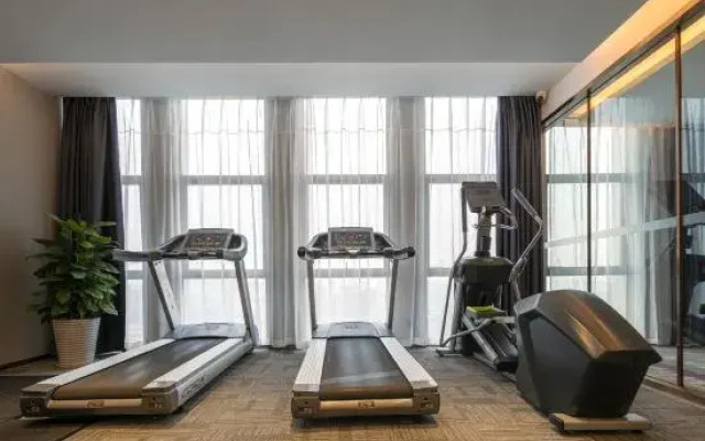 Lavande Hotel (Yichang Zhongnan Road Xinhua Square)