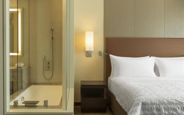 Le Meridien Bahrain City Cente