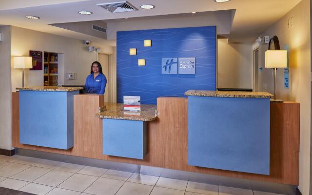 Holiday Inn Express & Suites El Paso Airport Area, an IHG Hotel