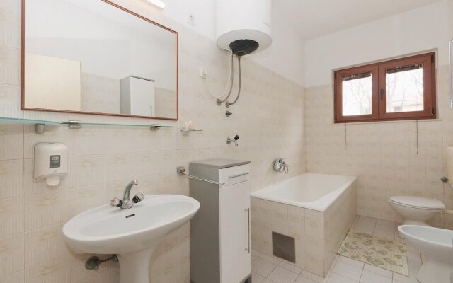 Nice Home in Zadar With Wifi and 2 Bedrooms
