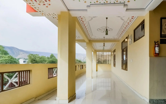 OYO 11940 Hotel Yellow Park