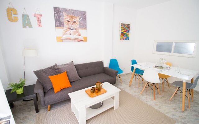 Spacious and Bright Apartment by La Recepción