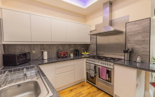 New 3-Bedroom Apartment Close to City Centre