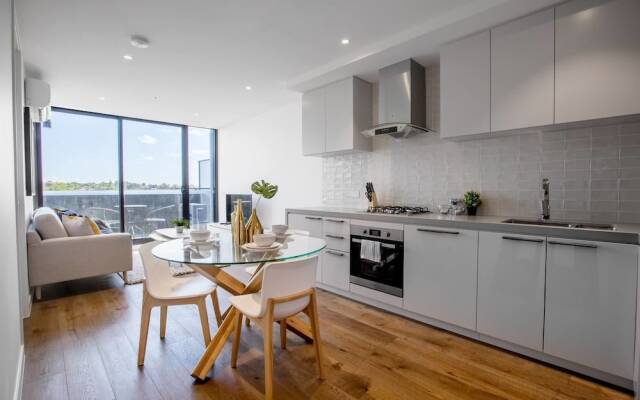 61*Boutique one-bedroom*Boxhill Central*Mall