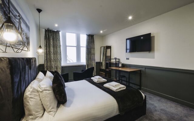 The Royal Bar & Shaker