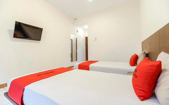 RedDoorz Plus @ Karebosi Area 2