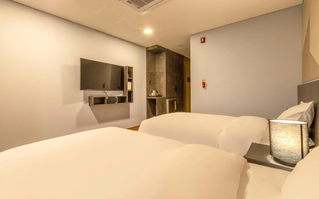 Urbanest Hotel