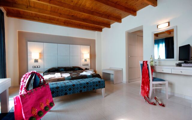 Theros Hotel