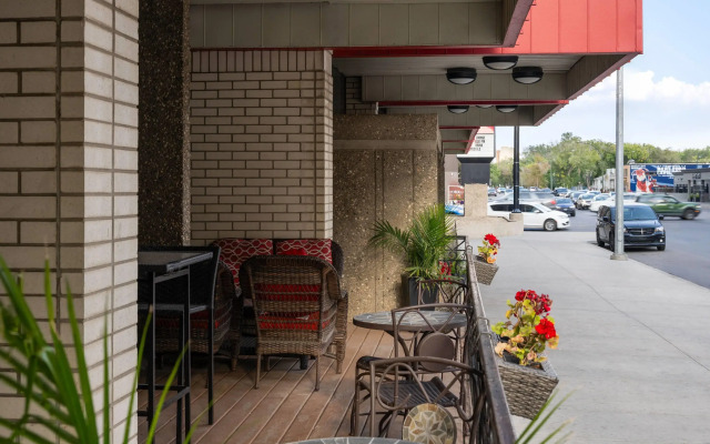 Ramada Plaza by Wyndham Regina Downtown