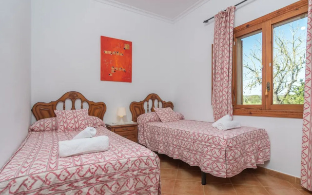 Sa Cumuna in Campos With 3 Bedrooms and 2 Bathrooms