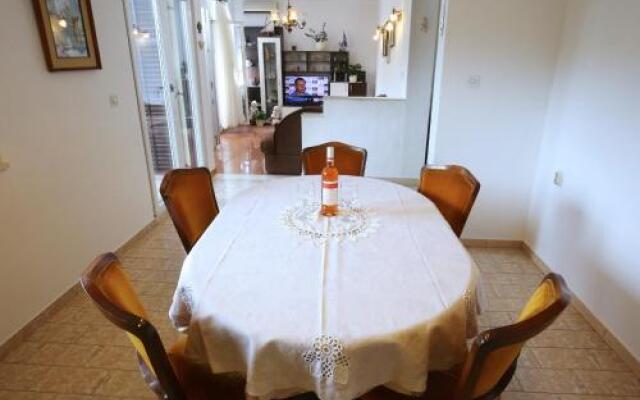 Apartment in Splitska