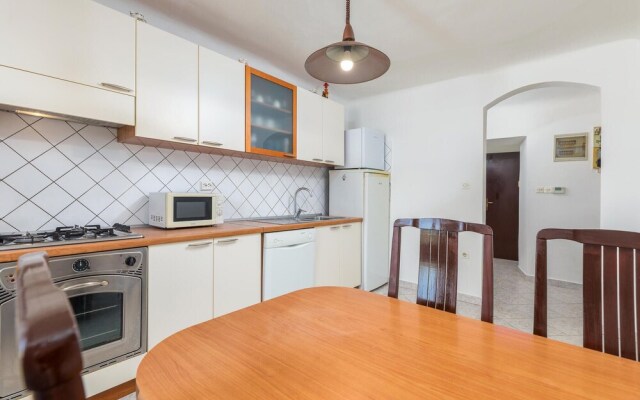 Nice Home in Vodnjan With Wifi and 2 Bedrooms