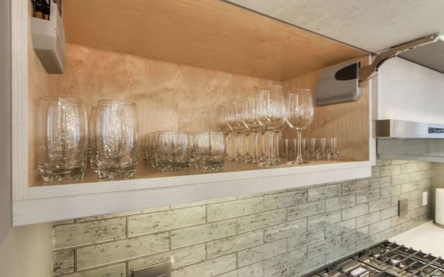 New Luxury Townhome 25