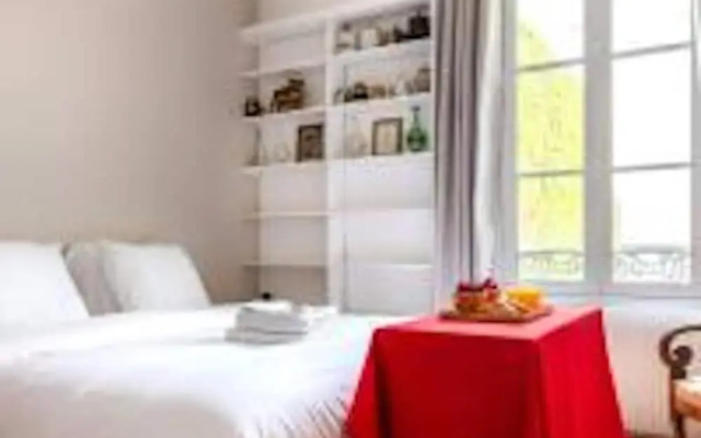 Eiffel Tower Lourmel Residence