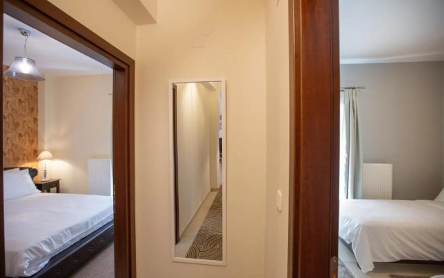 V Luxury Apartment 1