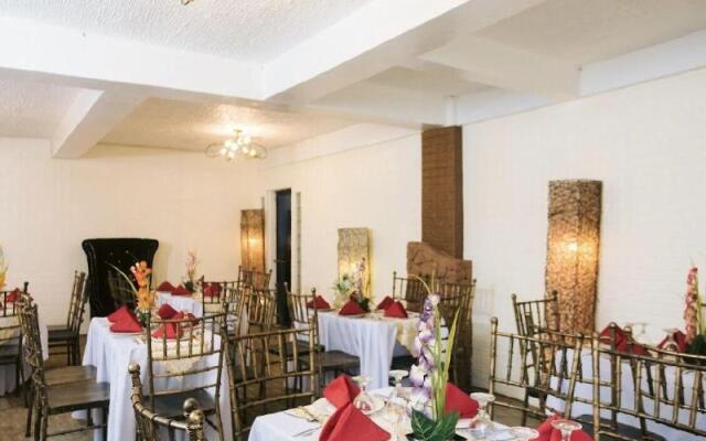 Grand Peninsula Suites