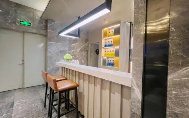 Echarm Hotel (Hezhou Avenue)