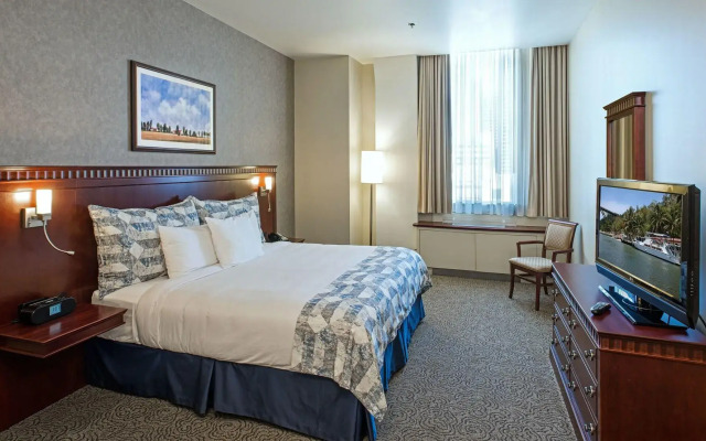 Le Square Phillips Hotel And Suites