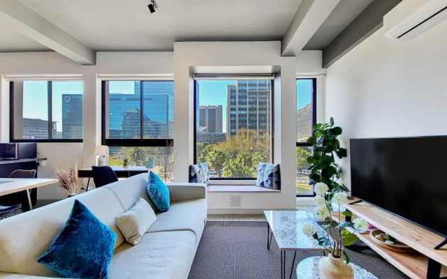 City Oasis Apartment with Rooftop Pool!