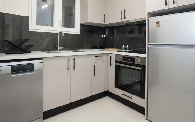 Cozy 1 Bd Getaway Apt in Lively Kipseli