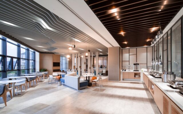 Holiday Inn Express Jiujiang Bali Lake