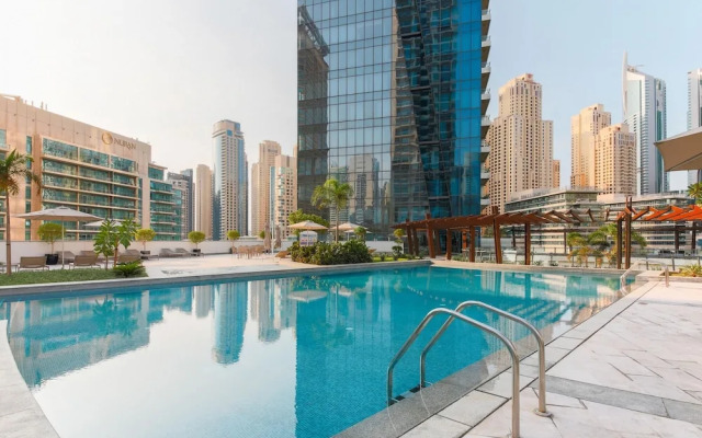 Big Bright Luxury Marina View Apt Near Beach