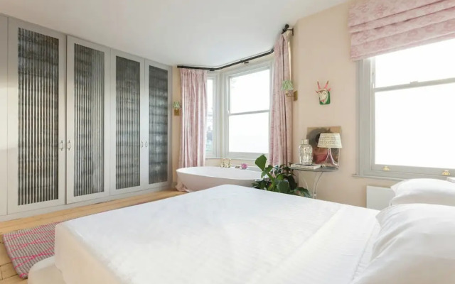 Barlby Road III by Onefinestay