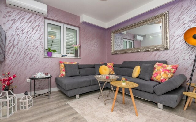 Amazing Apartment in Makarska With 2 Bedrooms and Wifi